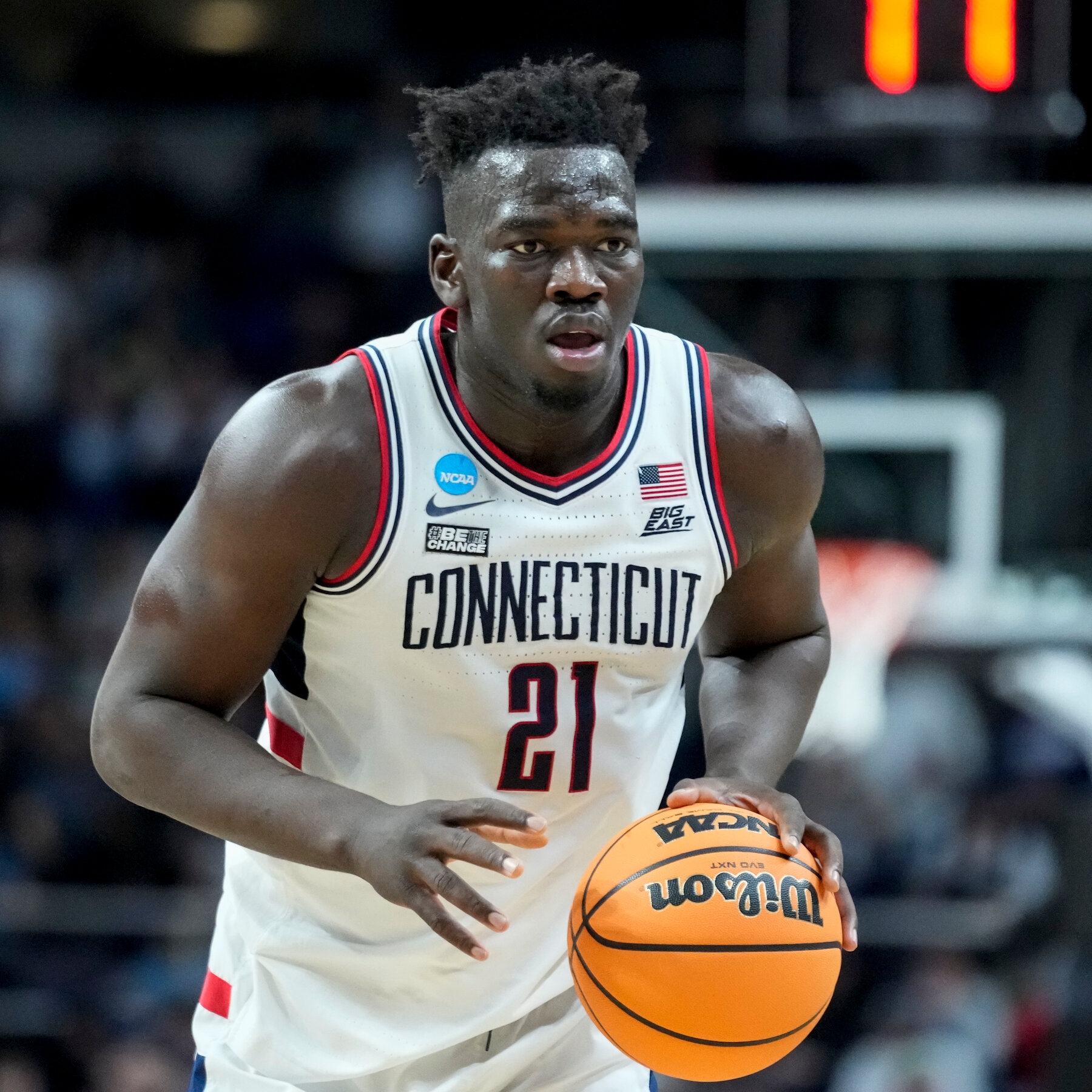 UConn s Adama Sanogo Is Fasting For Ramadan And Leading His Team The New York Times